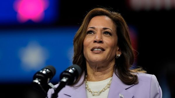 Harris edges Trump in Pa. poll, backed by majority of women